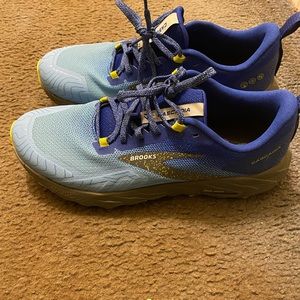 Men’s Brooks Running/Trail Shoes Model Cascadia Size 10.